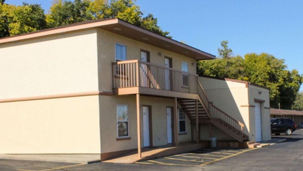 Golden Wheat Budget Host Inn Image 13