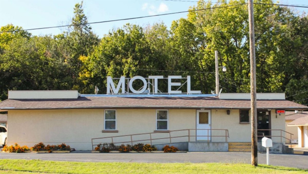 Golden Wheat Budget Host Inn Image 16