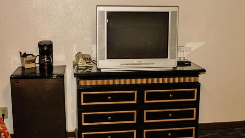 Golden Wheat Budget Host Inn image 8